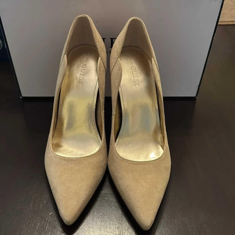 GUESS Women's Faida Pump